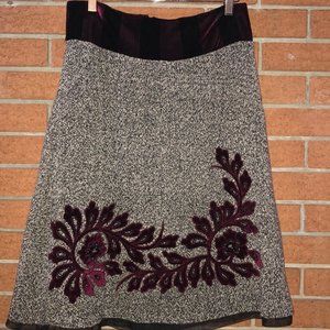 🍾VINTAGE DOLCE🍾TWEED A-LINE SKIRT WITH APPLIQUÉ